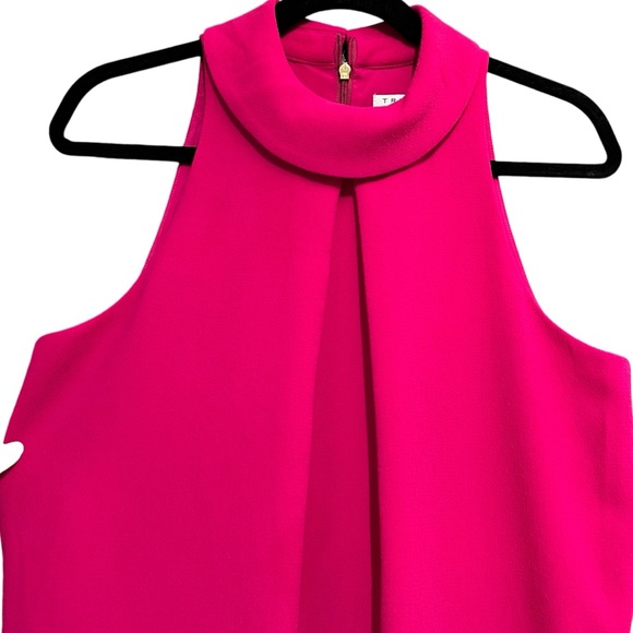 Trina Turk Cut Away Trapeze Dress
W/ Ruffle Neck In Magenta w pockets! - Picture 12 of 16